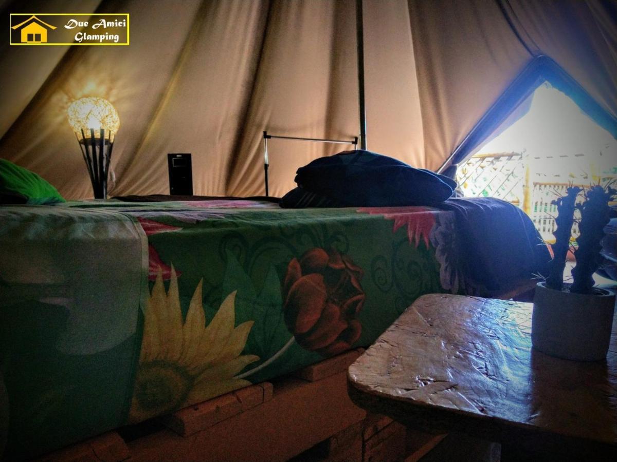 Glamping Due Amici Otel Palomino Dış mekan fotoğraf